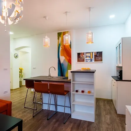 Bright Center With Balcony * بلغراد