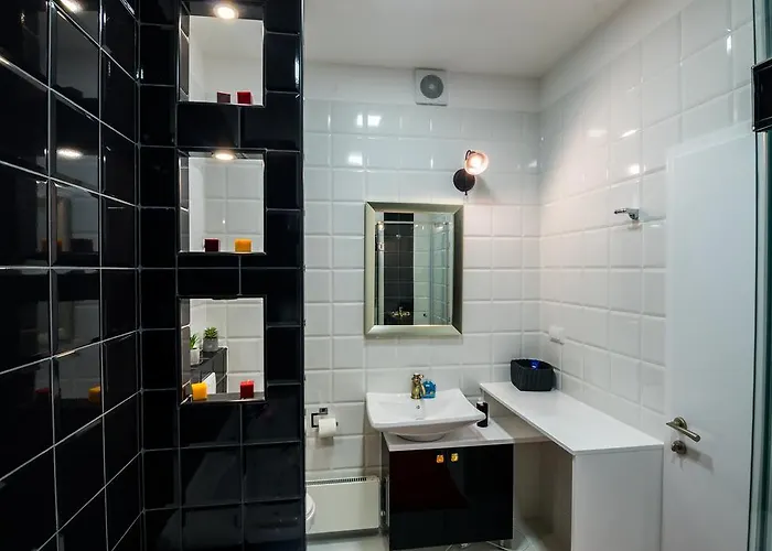 شقة Bright Center With Balcony *