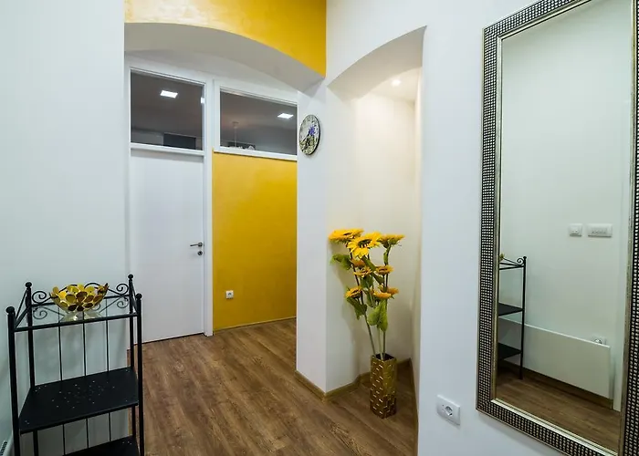 Bright Center With Balcony