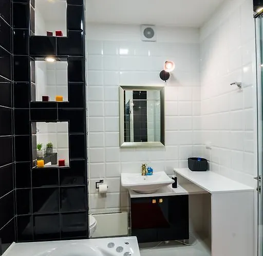 Bright Center With Balcony * بلغراد