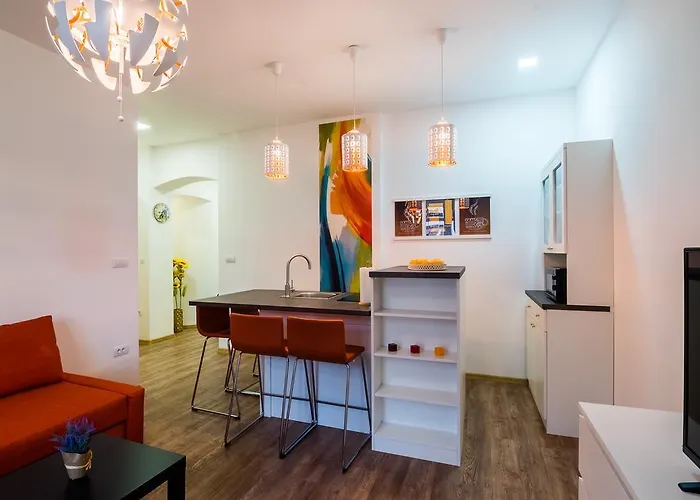 Bright Center With Balcony * بلغراد